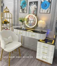 ban-trang-diem-04